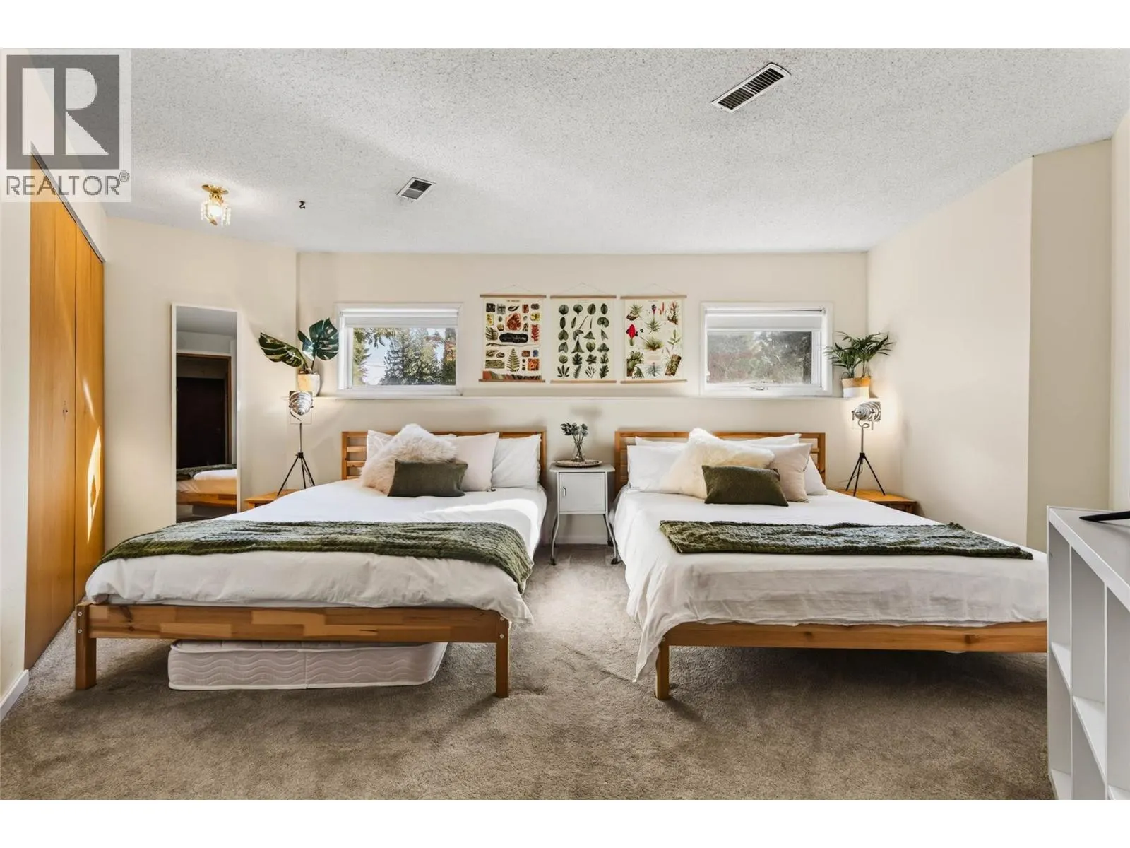 5657 LONGBEACH Road