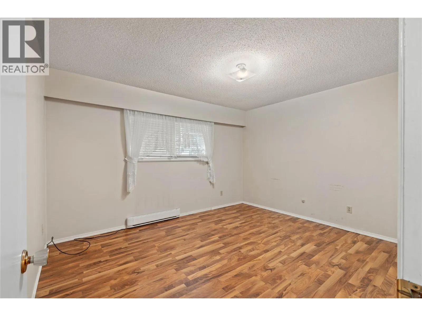 225 Lakeshore Drive