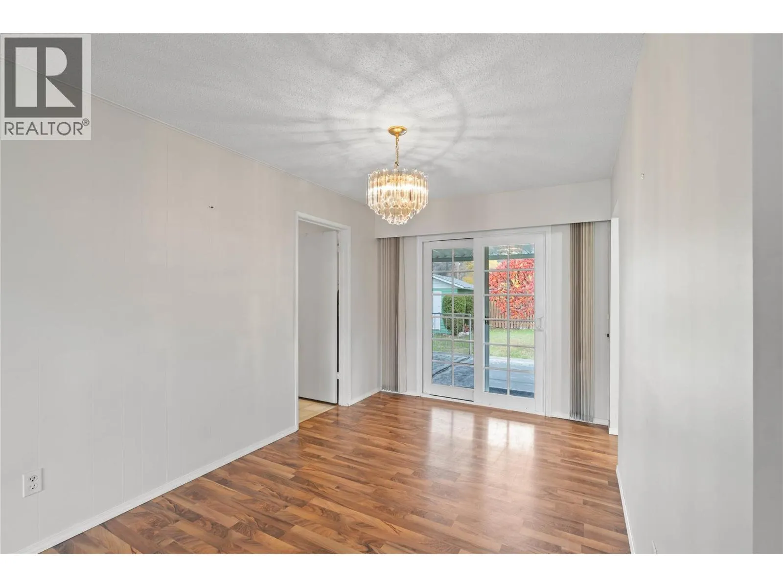 225 Lakeshore Drive