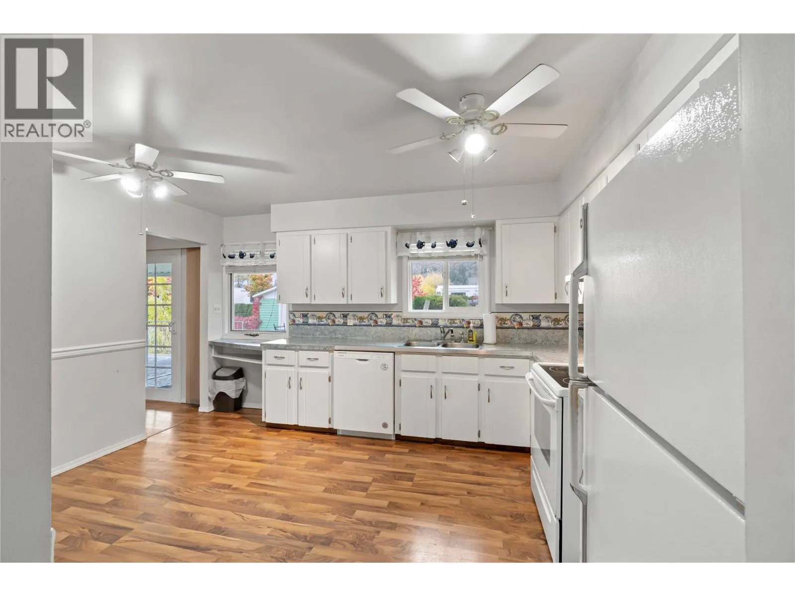 225 Lakeshore Drive