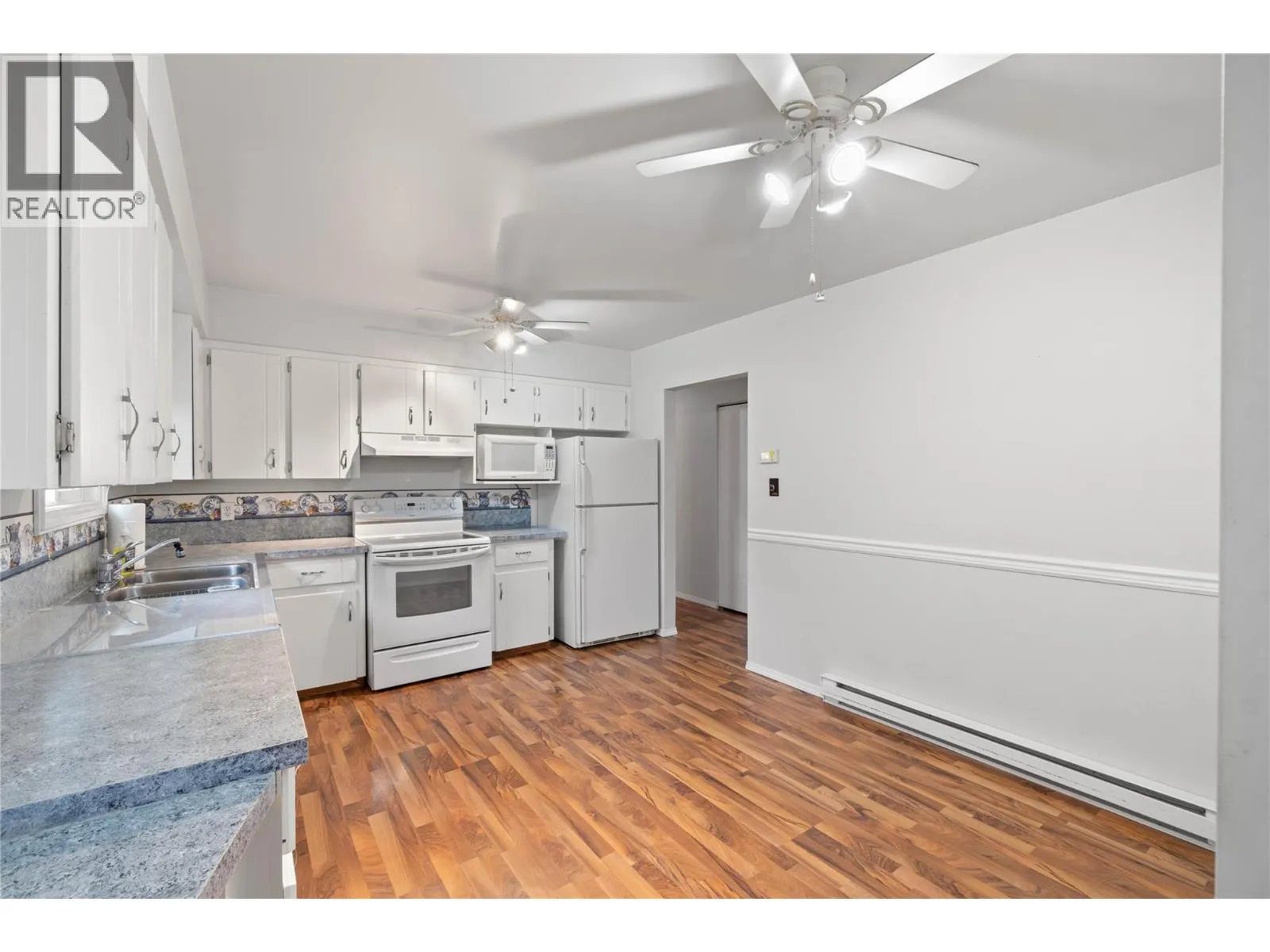 225 Lakeshore Drive