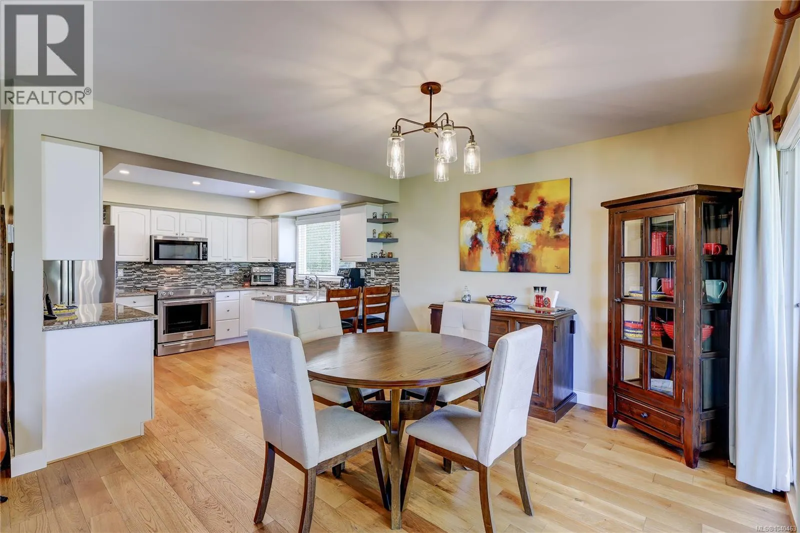 201 330 Dogwood St