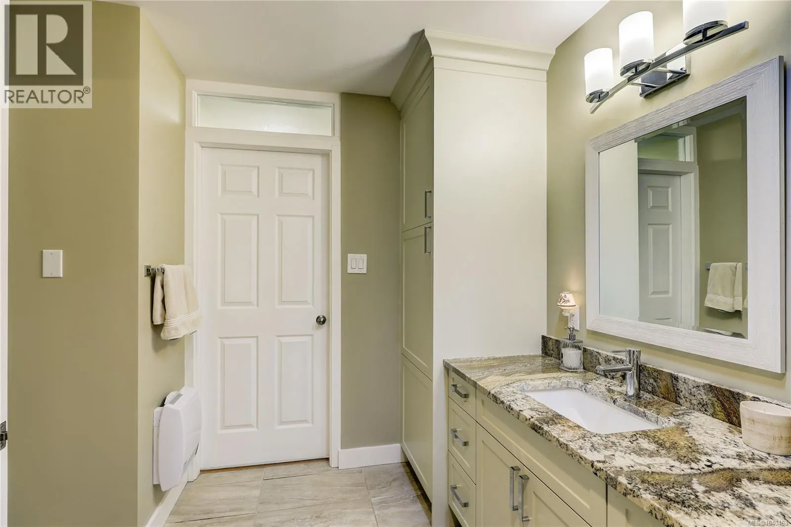 201 330 Dogwood St