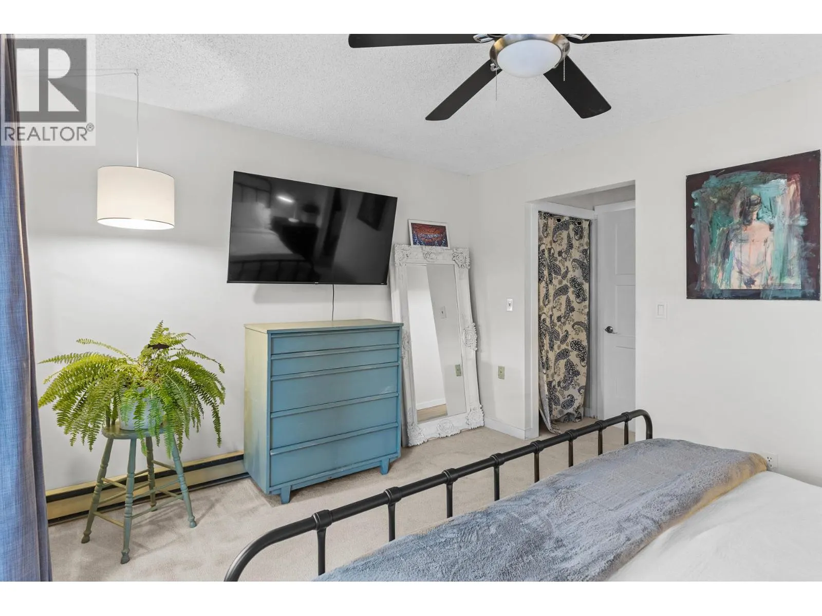 983 Bernard Avenue Unit# 210