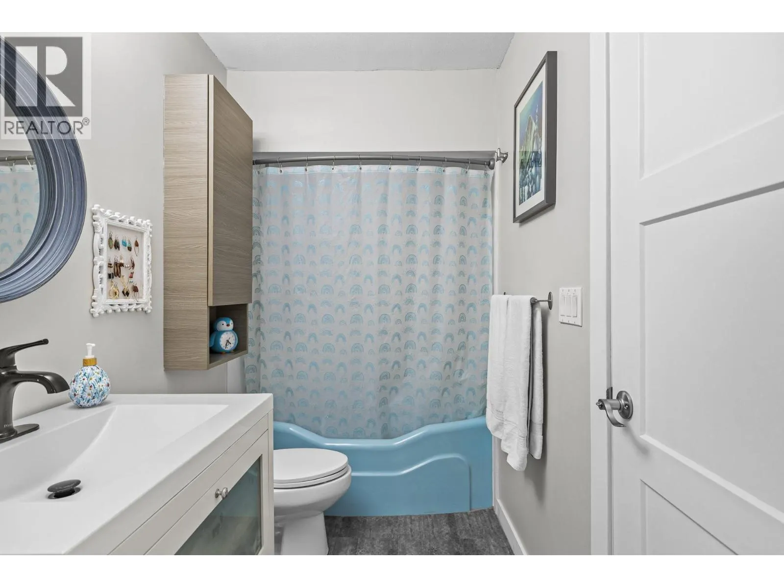 983 Bernard Avenue Unit# 210