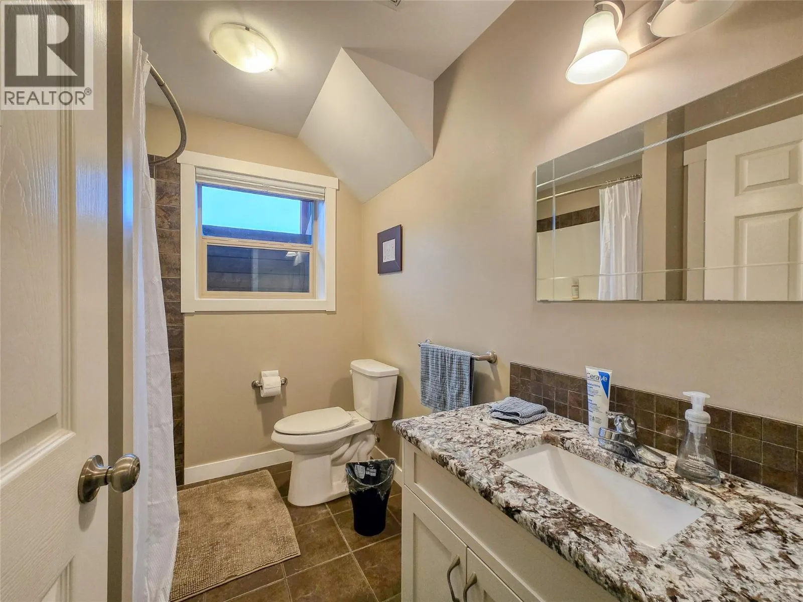 989 SWANSEA VIEW Road Unit# 19