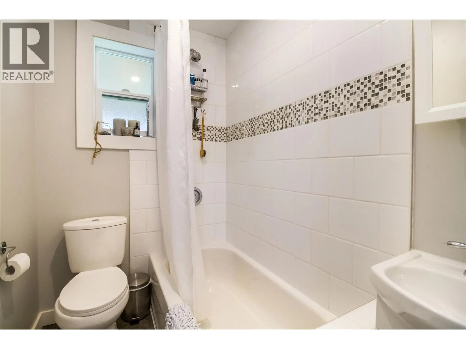 321 Third Street E