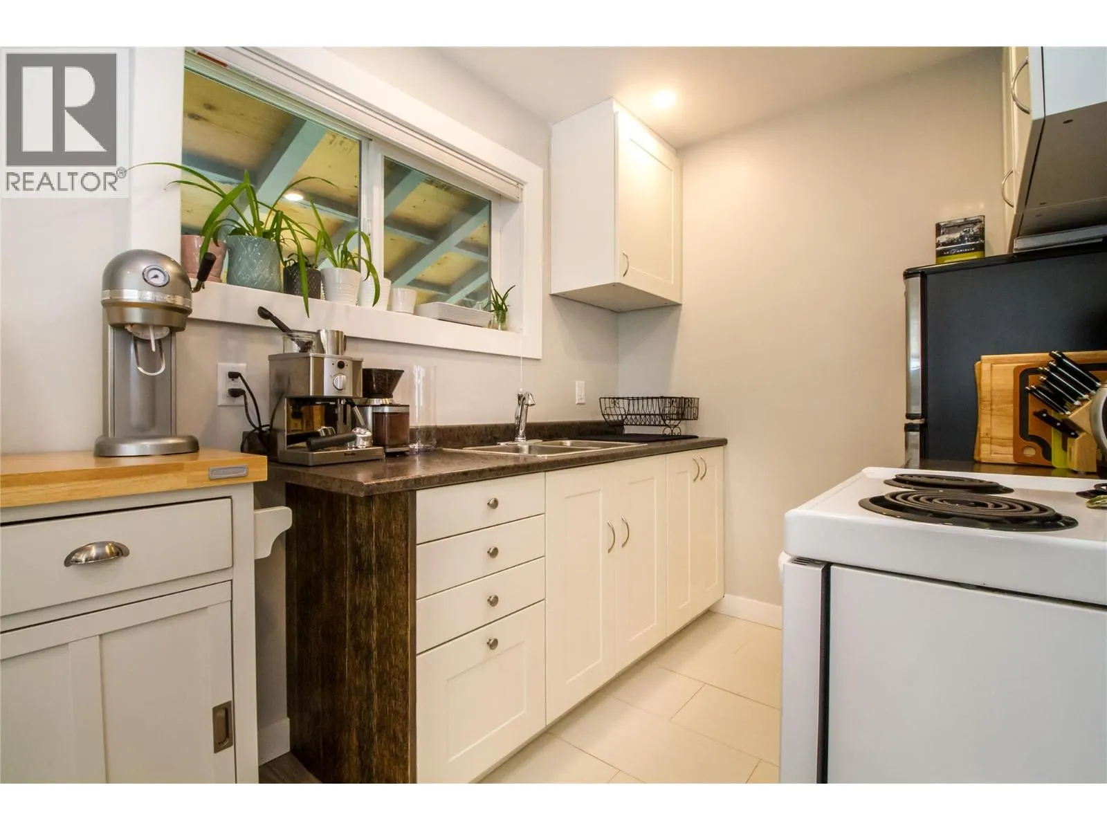 321 Third Street E