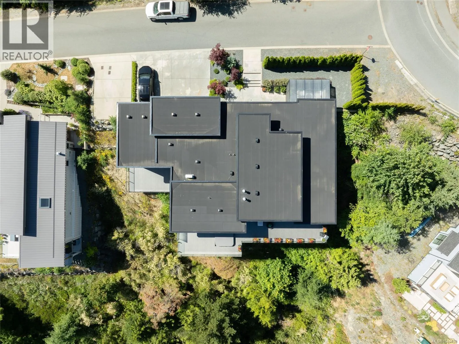 7376 High Ridge Cres