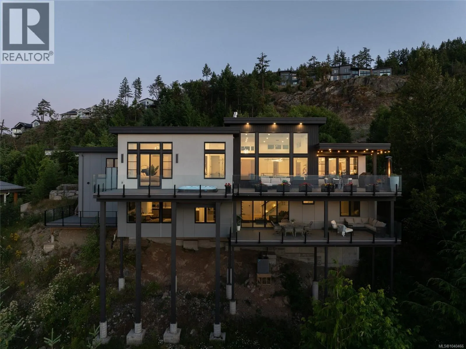 7376 High Ridge Cres