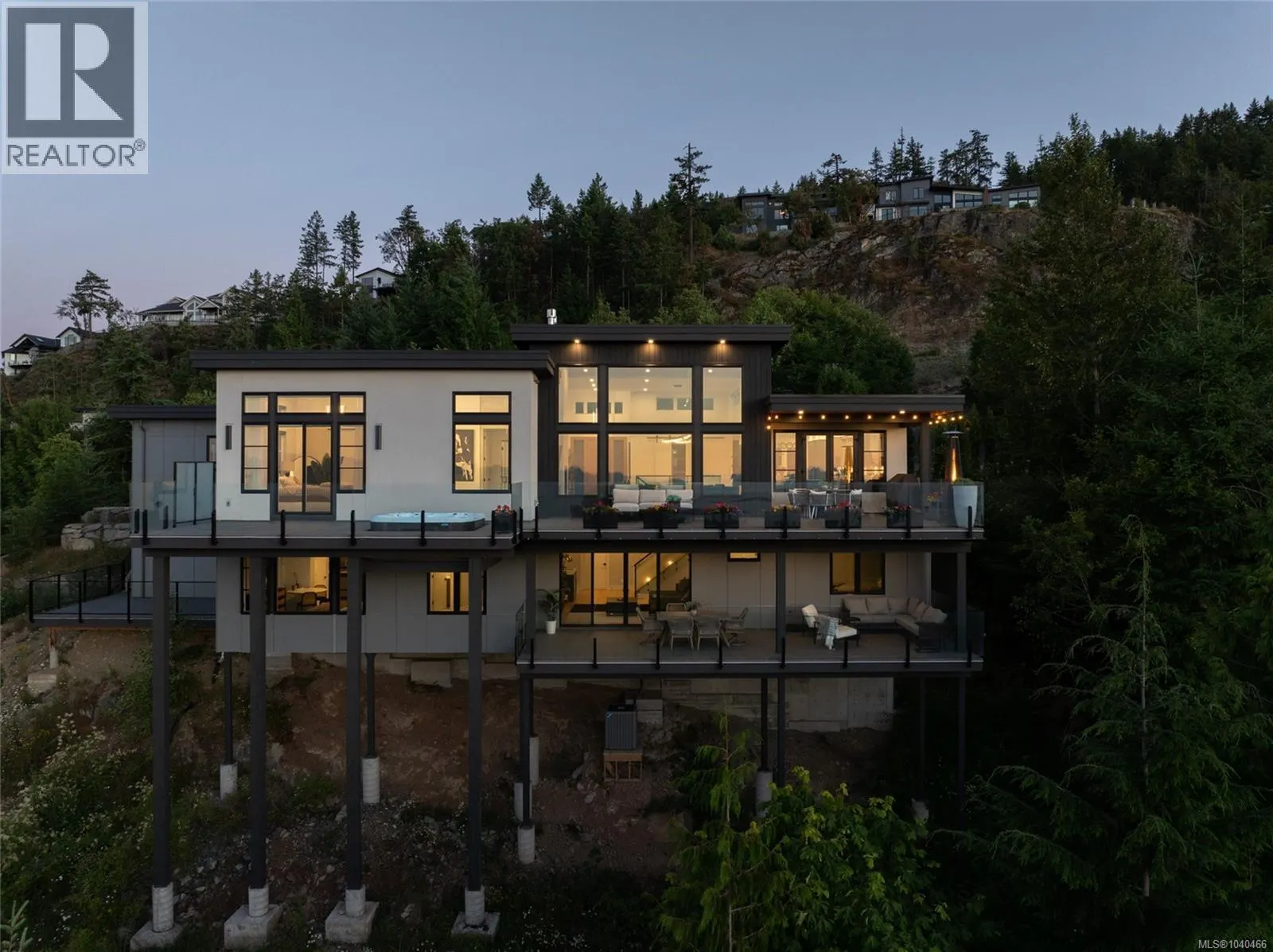 7376 High Ridge Cres
