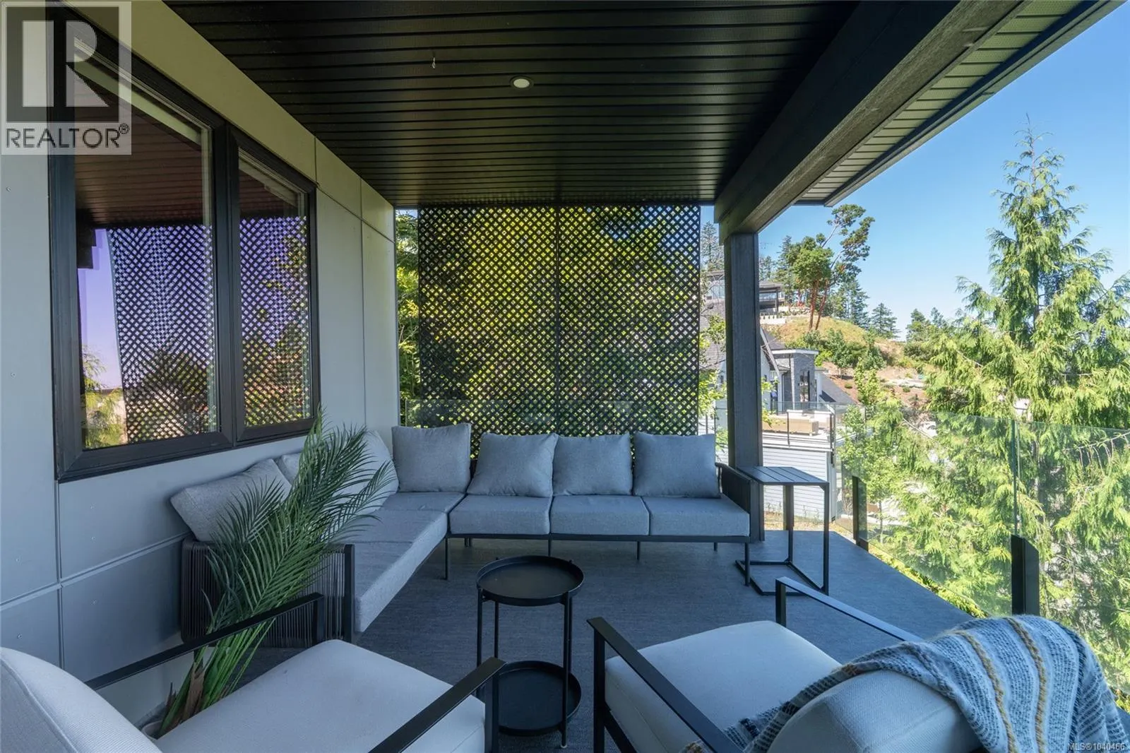 7376 High Ridge Cres