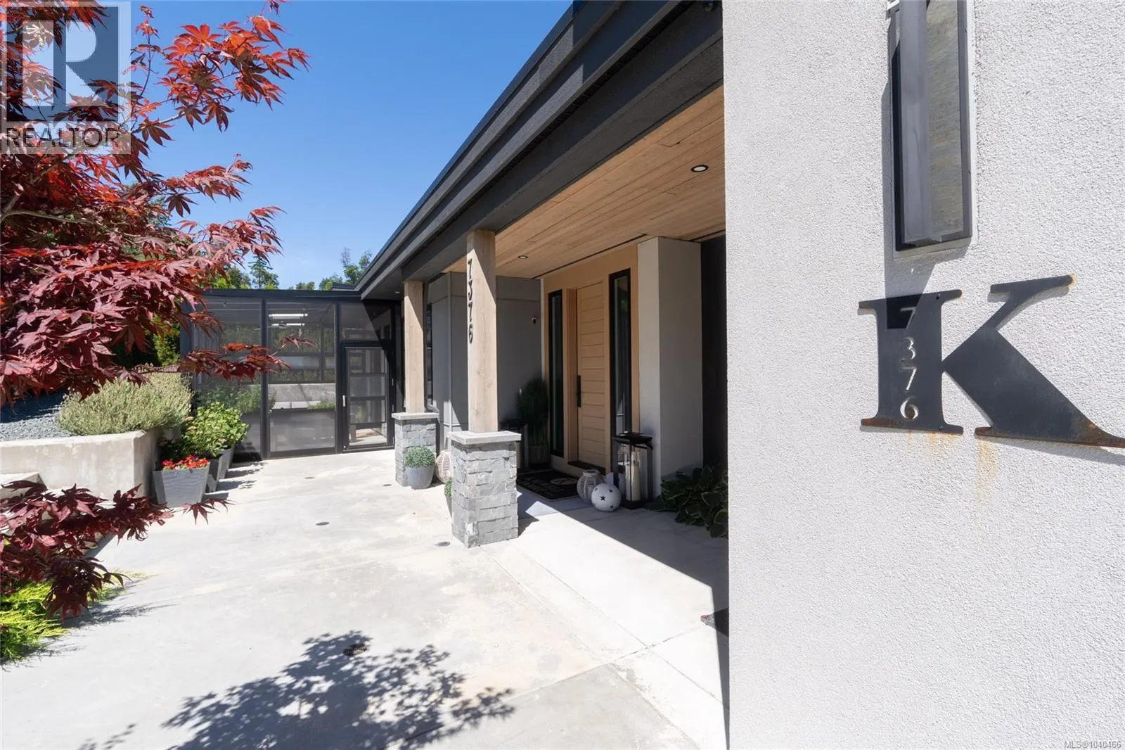 7376 High Ridge Cres