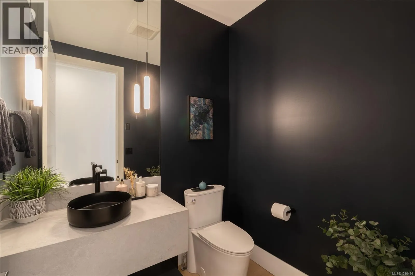 7376 High Ridge Cres