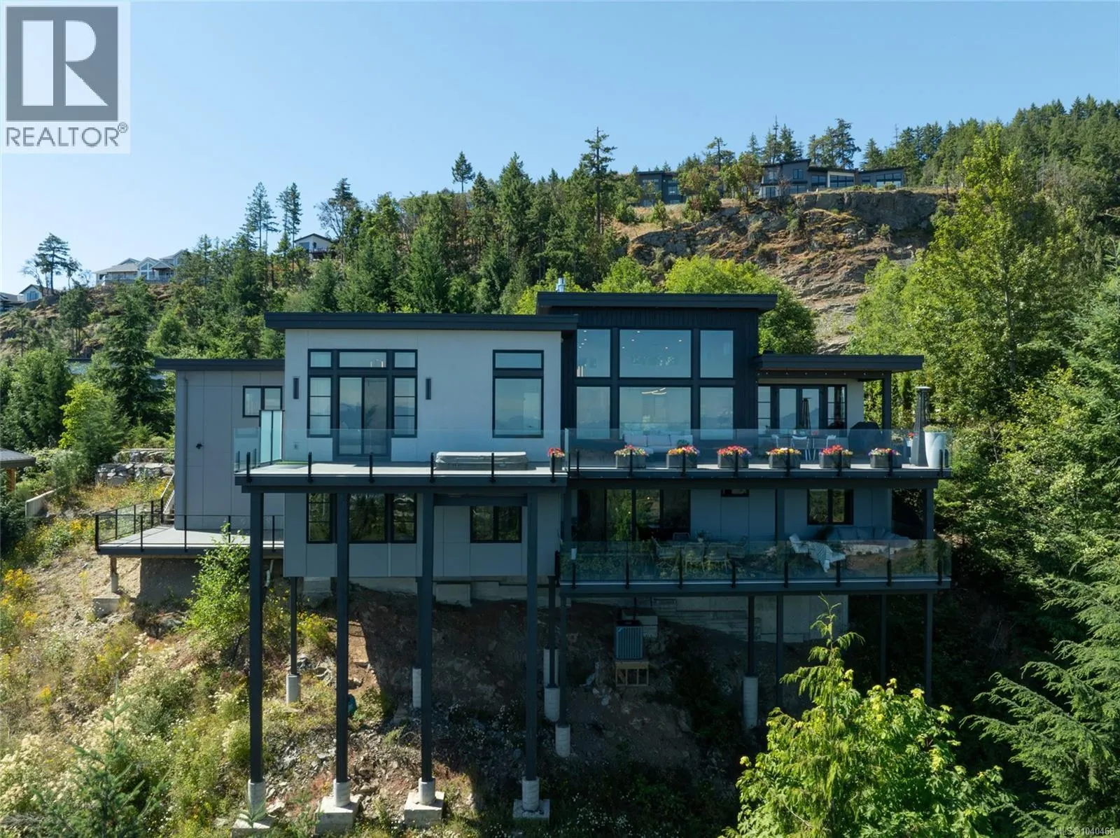 7376 High Ridge Cres