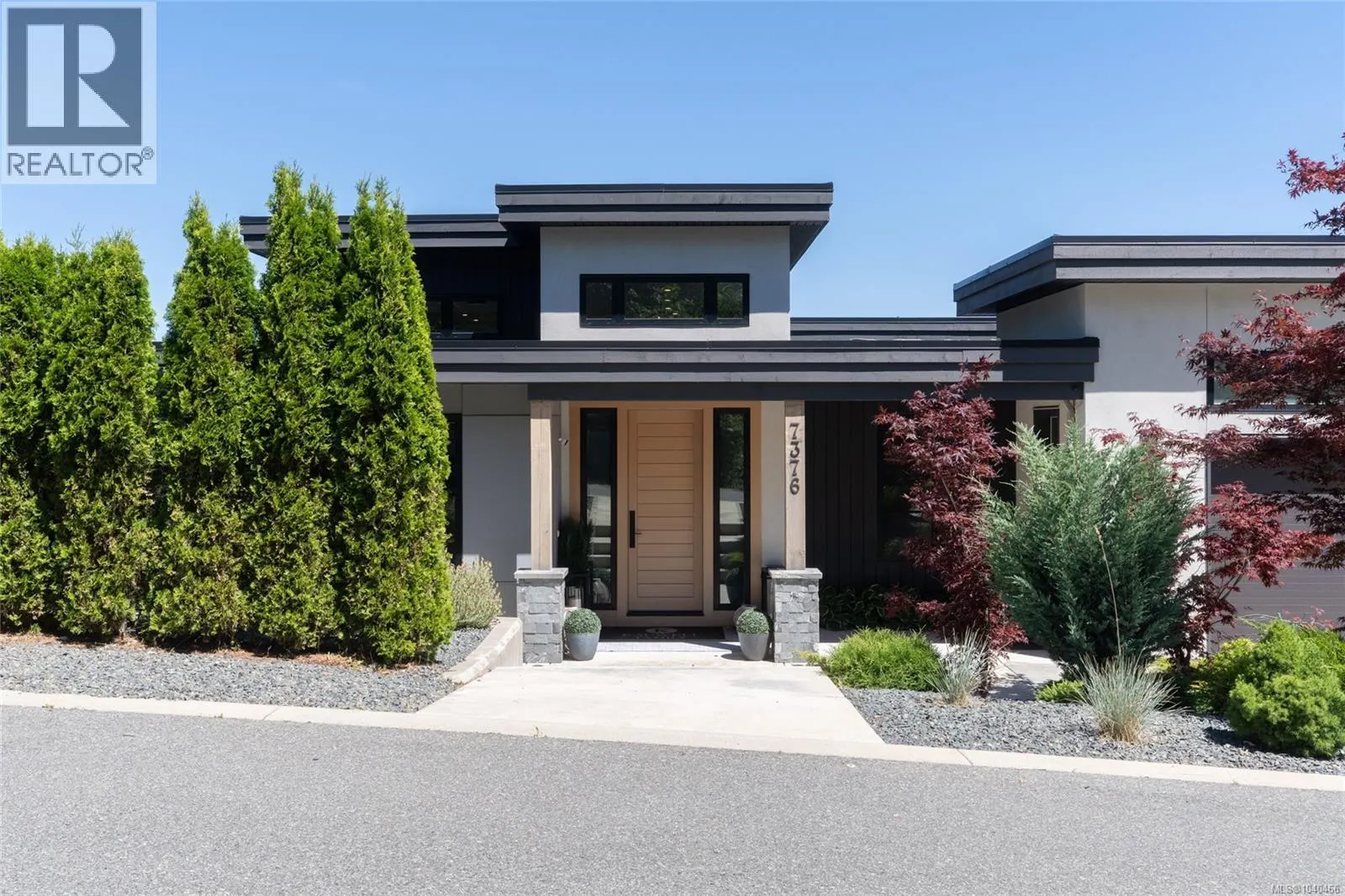 7376 High Ridge Cres