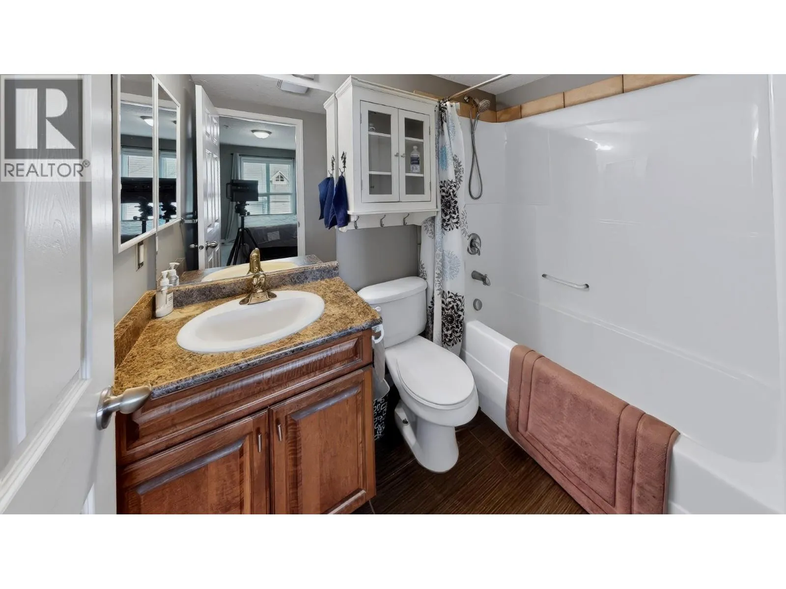 4767 FORSTERS LANDING Road Unit# 206