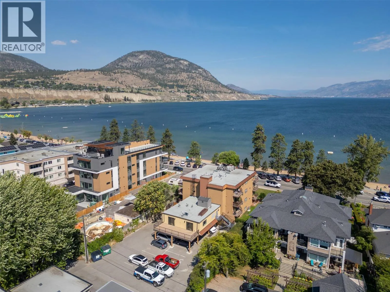 578 Lakeshore Drive Unit# 202