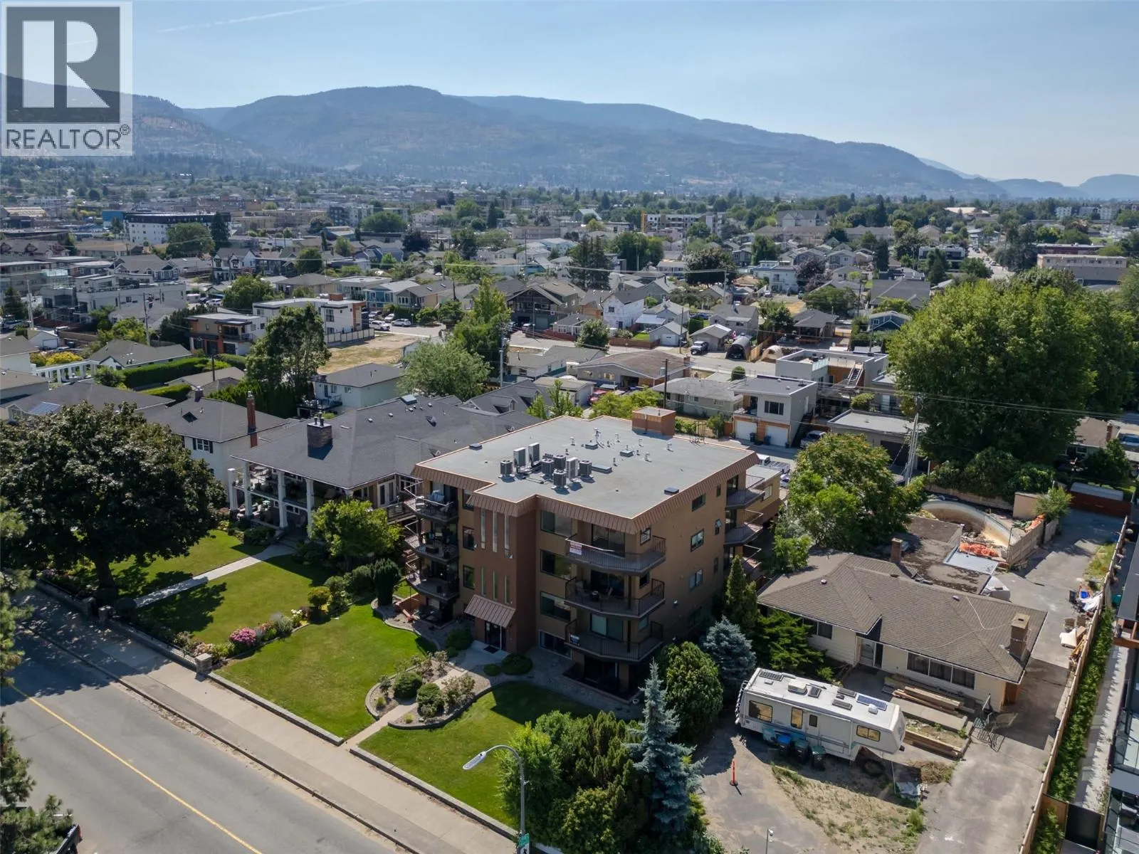 578 Lakeshore Drive Unit# 202