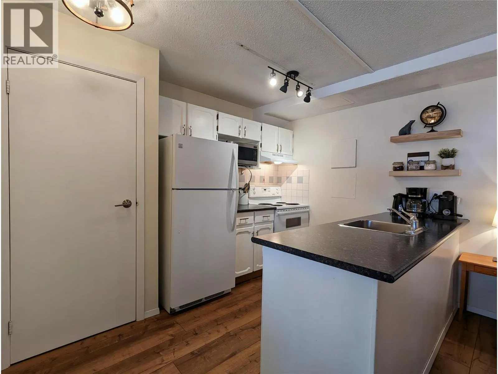 2030 Panorama Drive Unit# 806