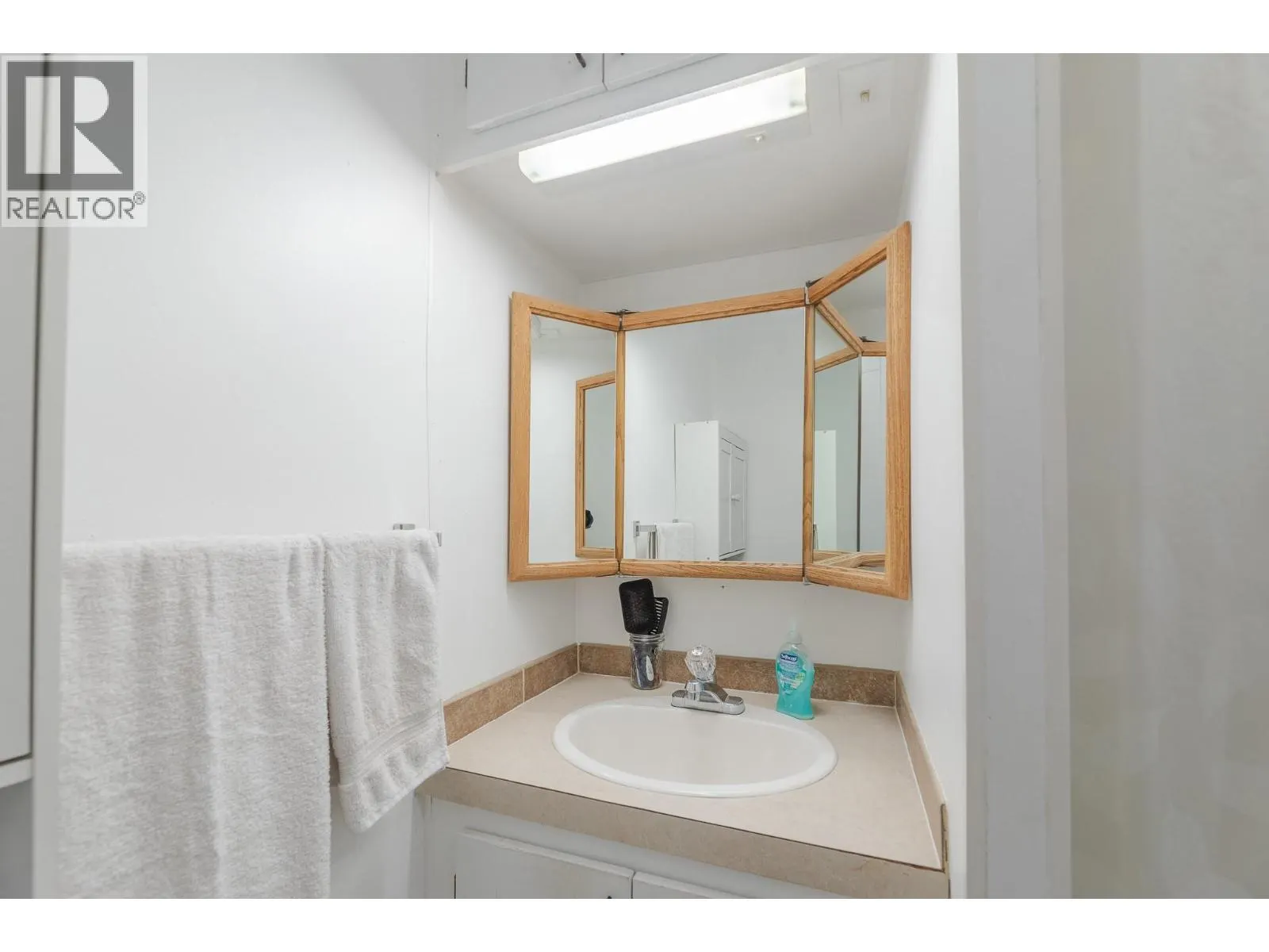 402 Conklin Avenue