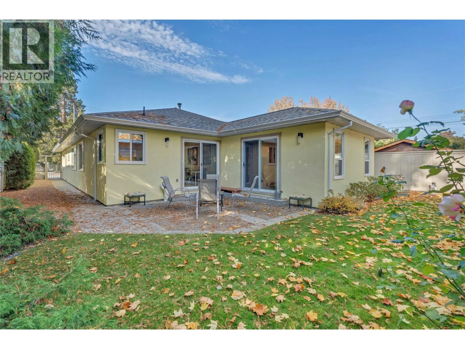 930 MOOSEJAW Street