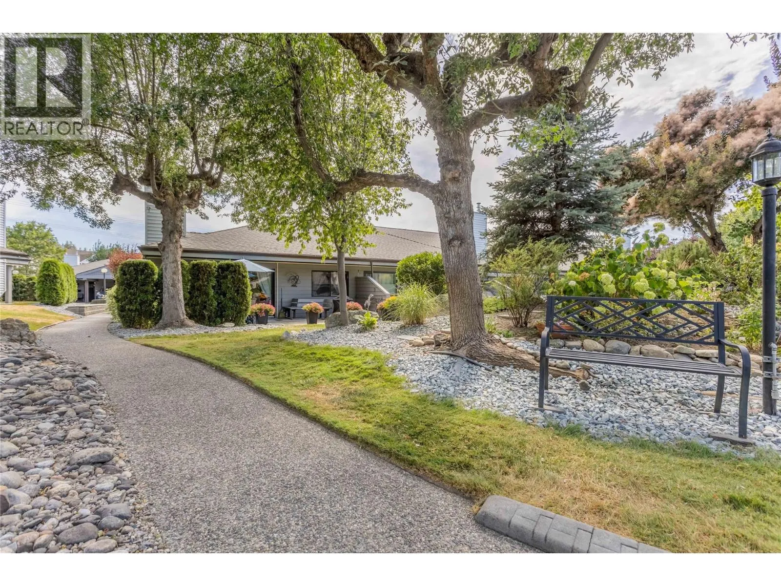 1765 Leckie Road Unit# 220