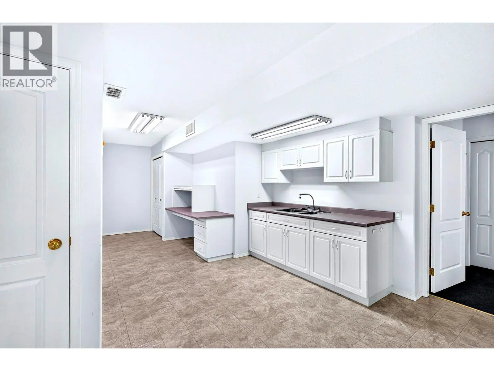 1575 Springhill Drive Unit# 31