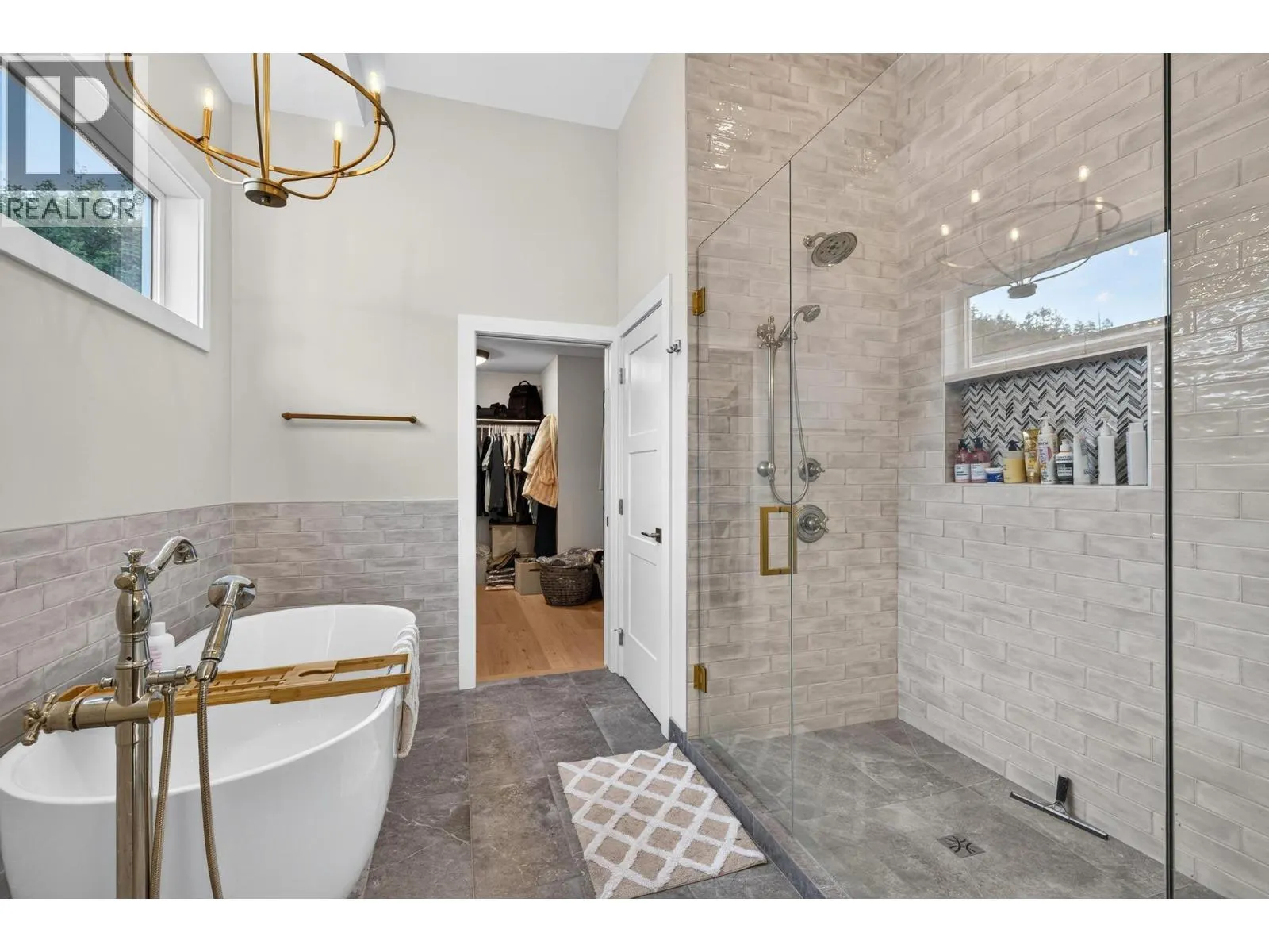 887 Loseth Drive