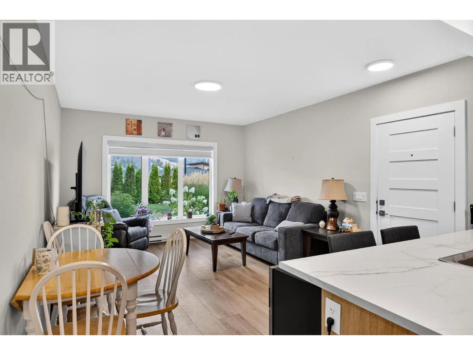 887 Loseth Drive