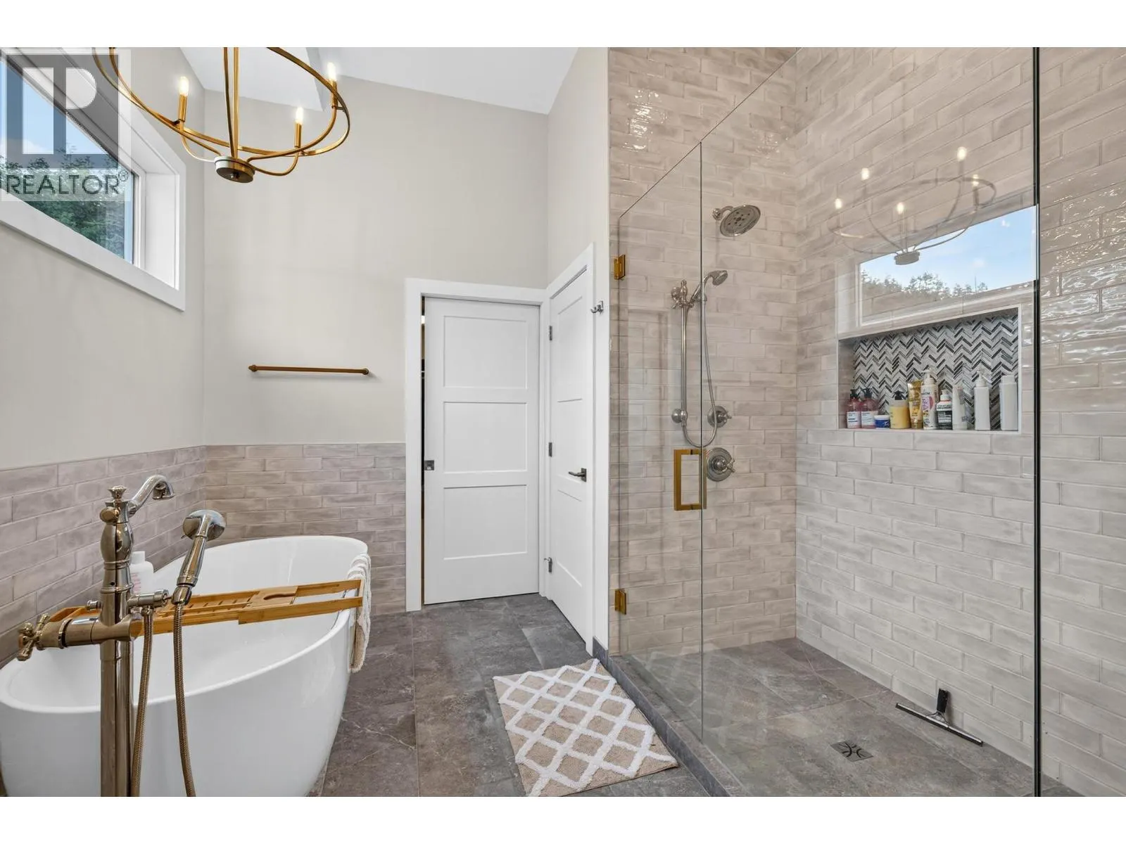 887 Loseth Drive