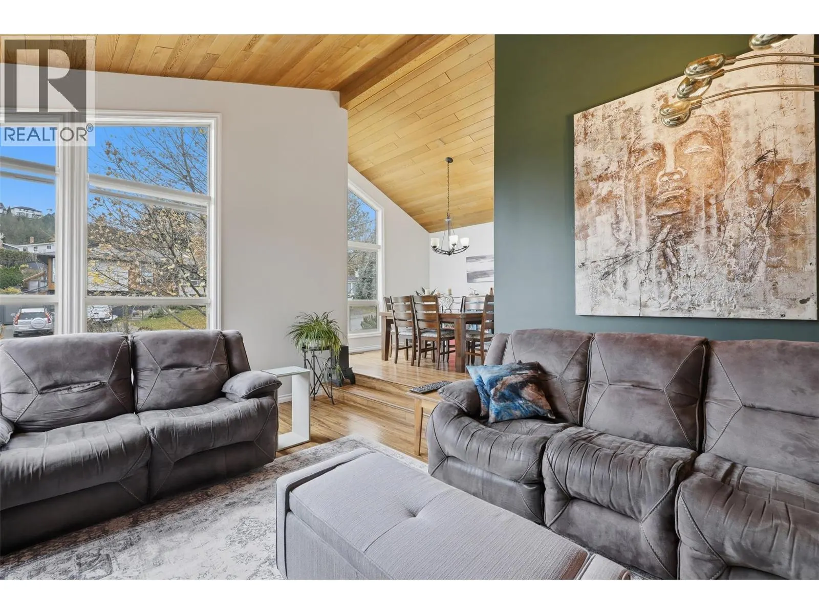 492 LAURIER Drive