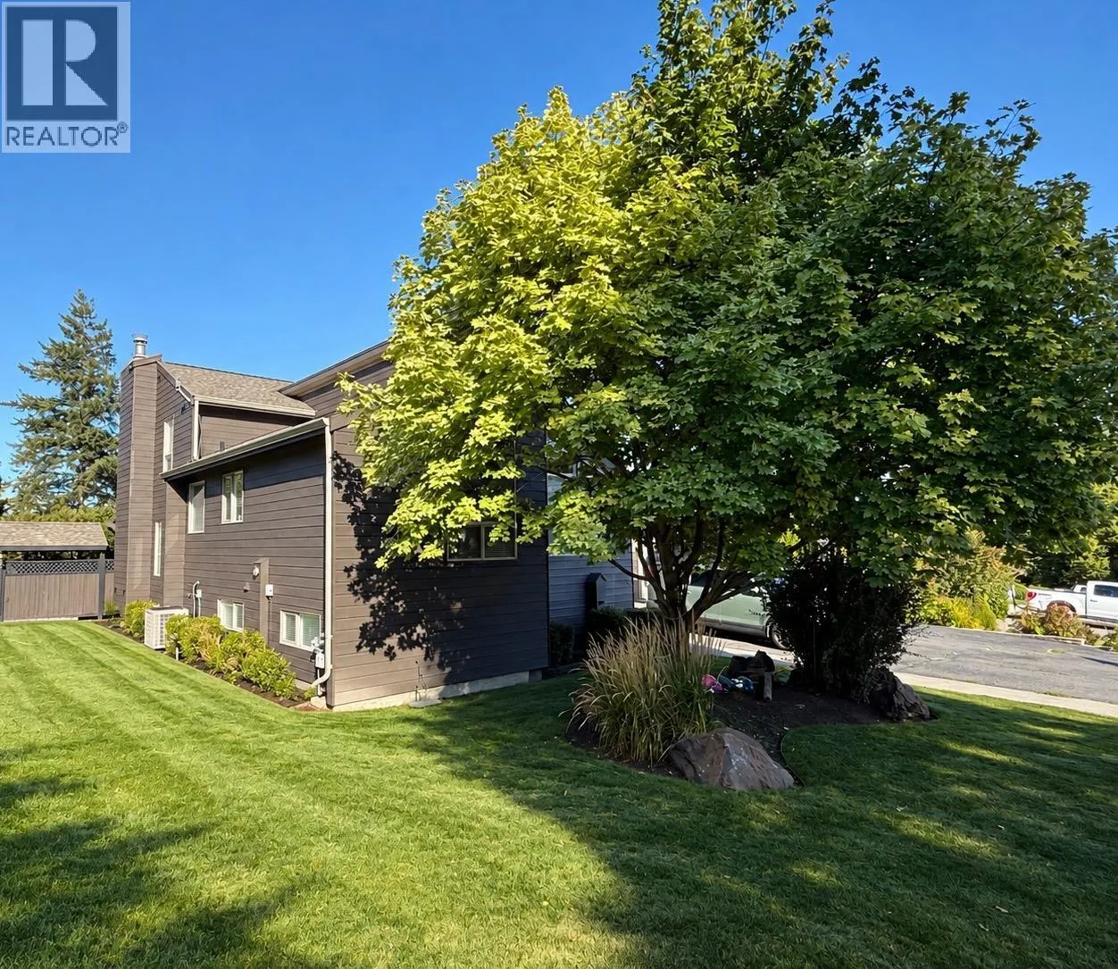 492 LAURIER Drive