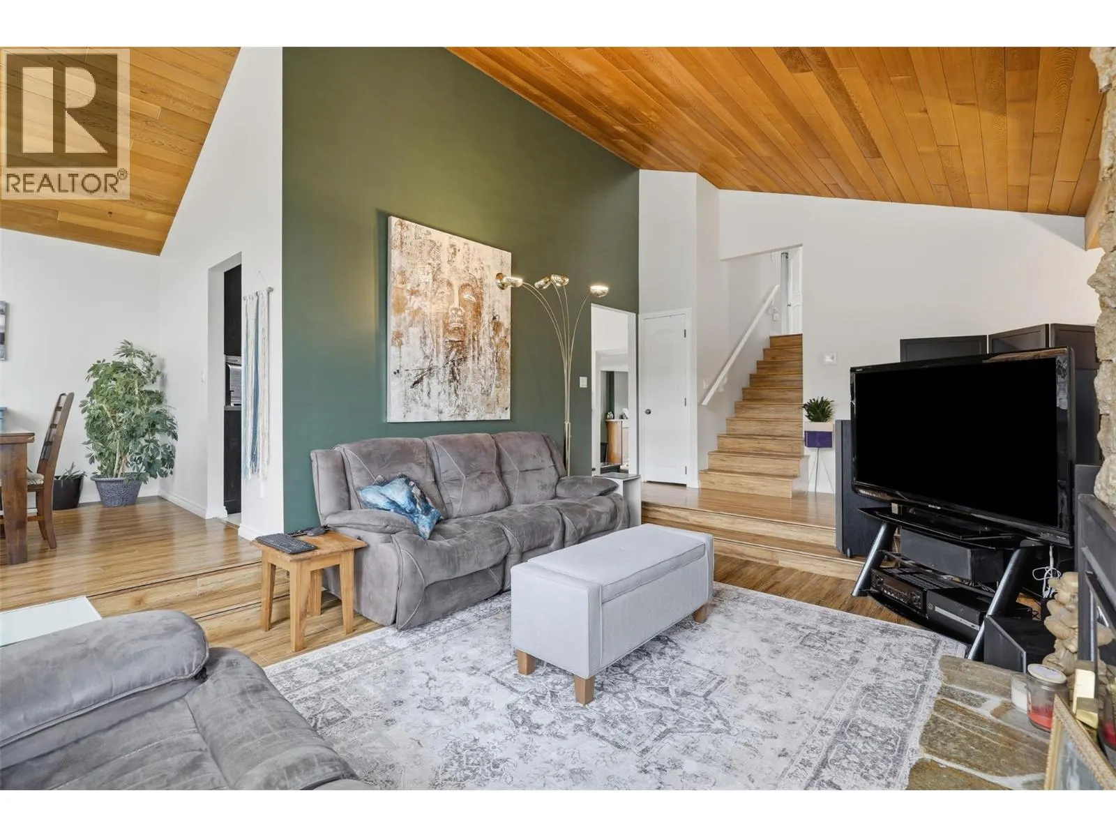 492 LAURIER Drive