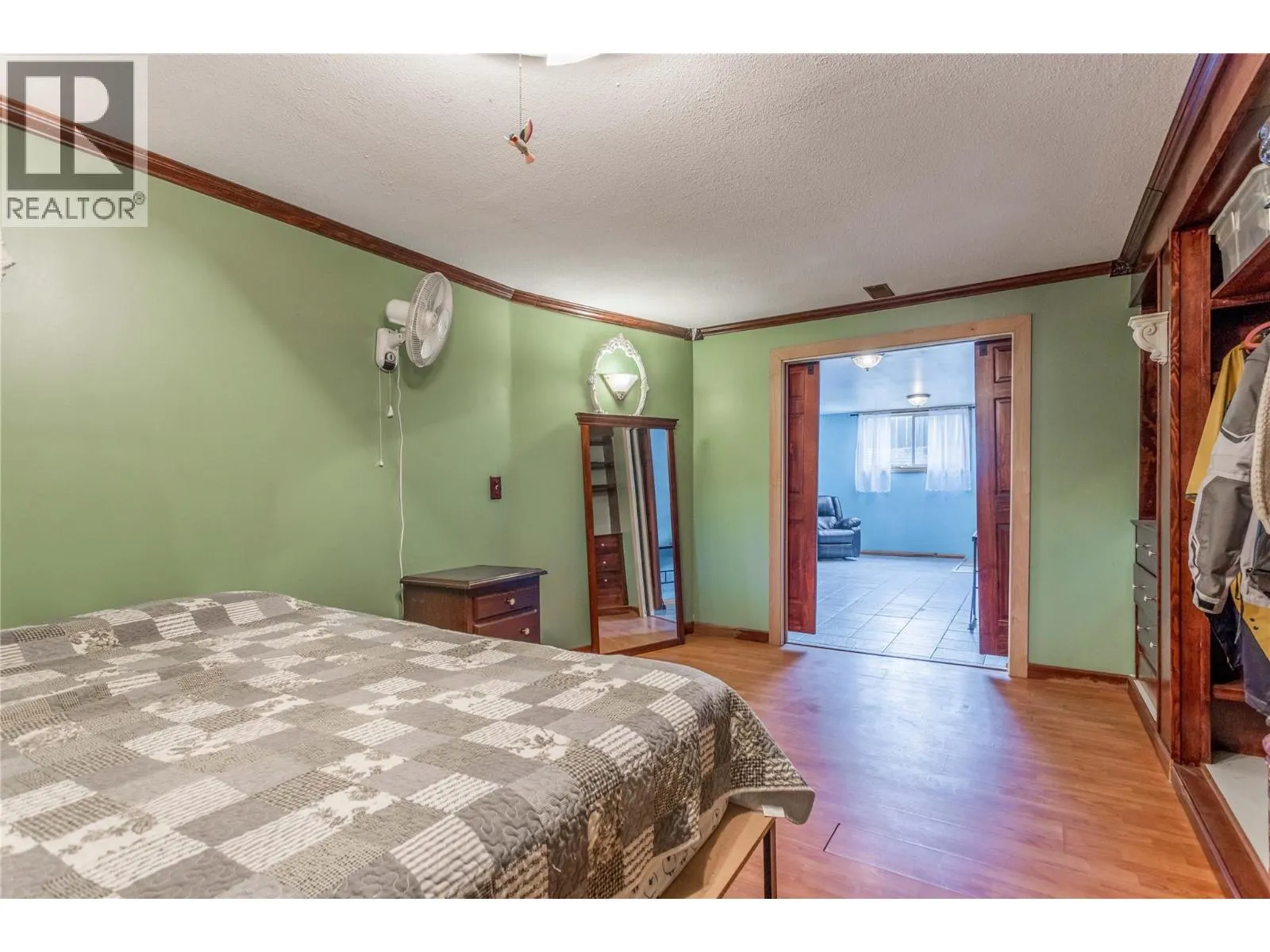 575 Hollywood Road S