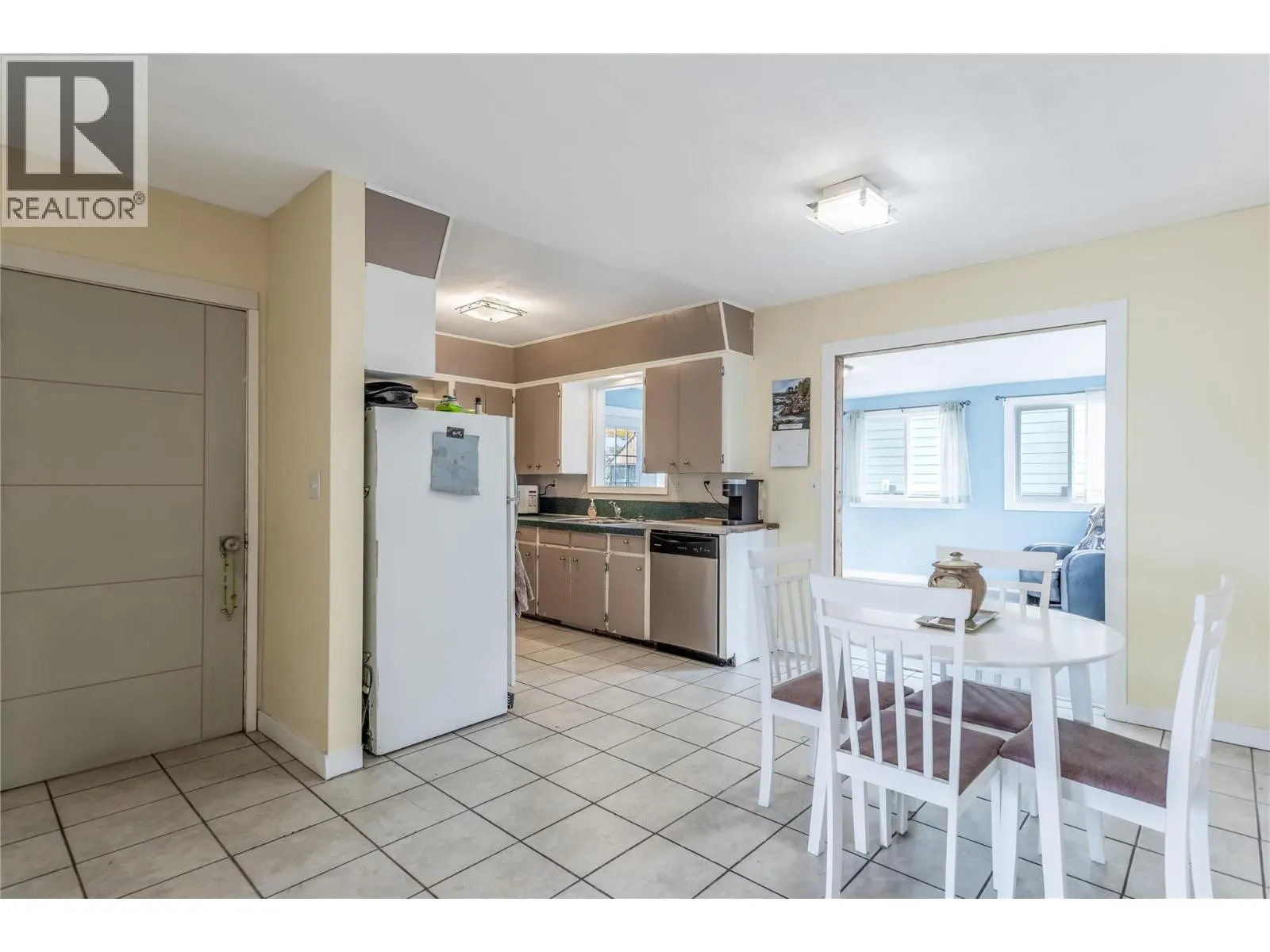 575 Hollywood Road S