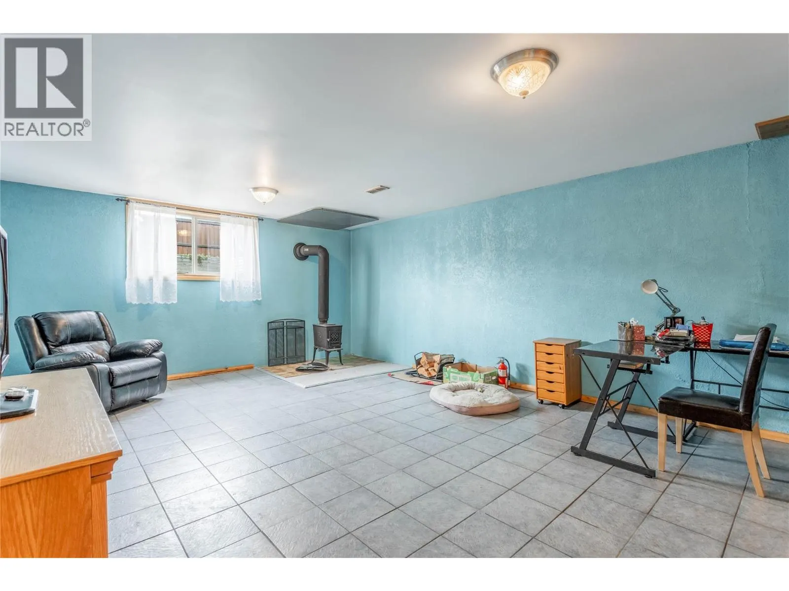 575 Hollywood Road S