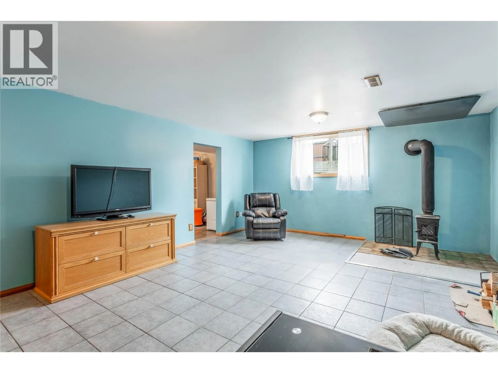 575 Hollywood Road S