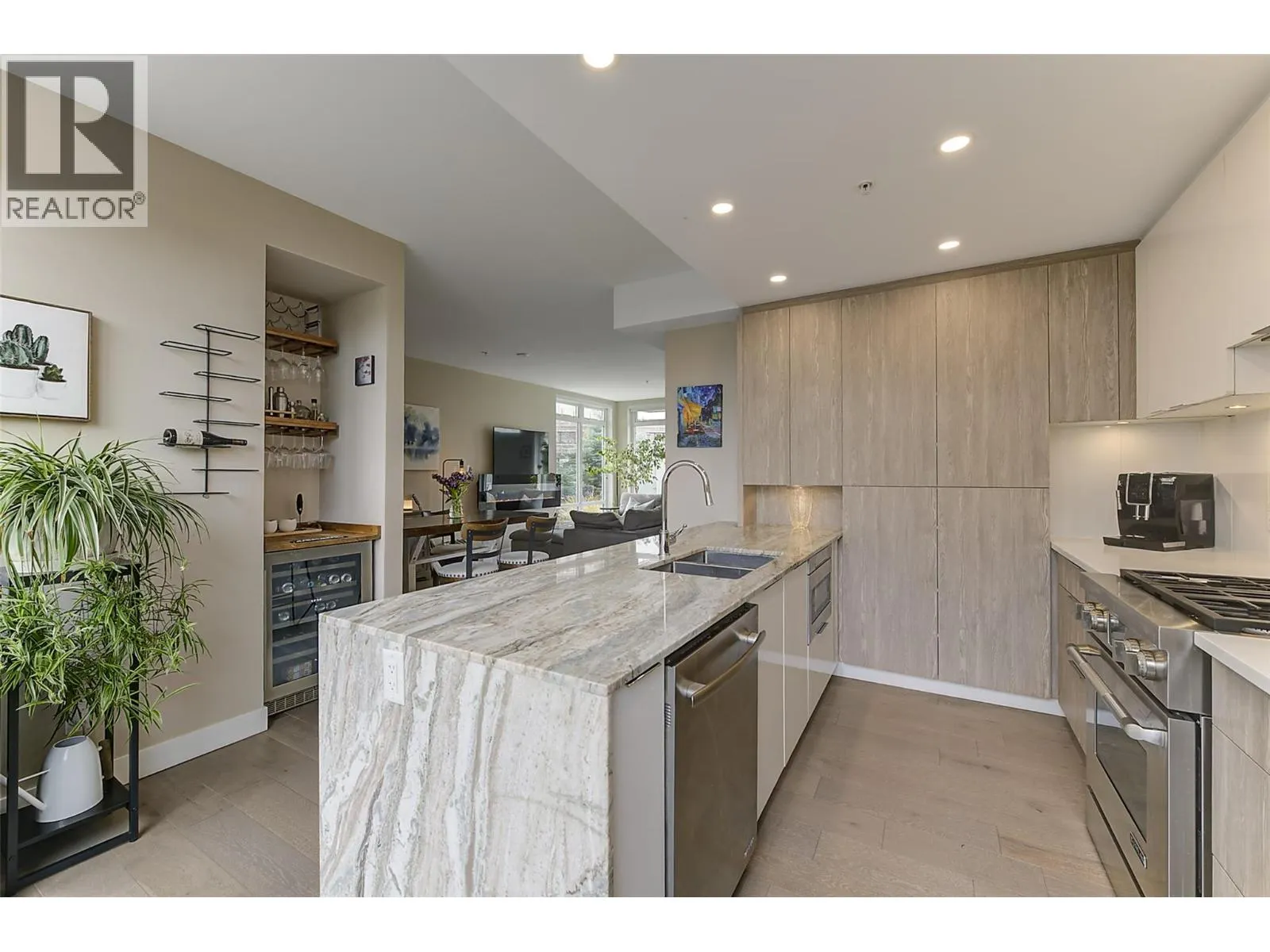 1151 Sunset Drive Unit# 105