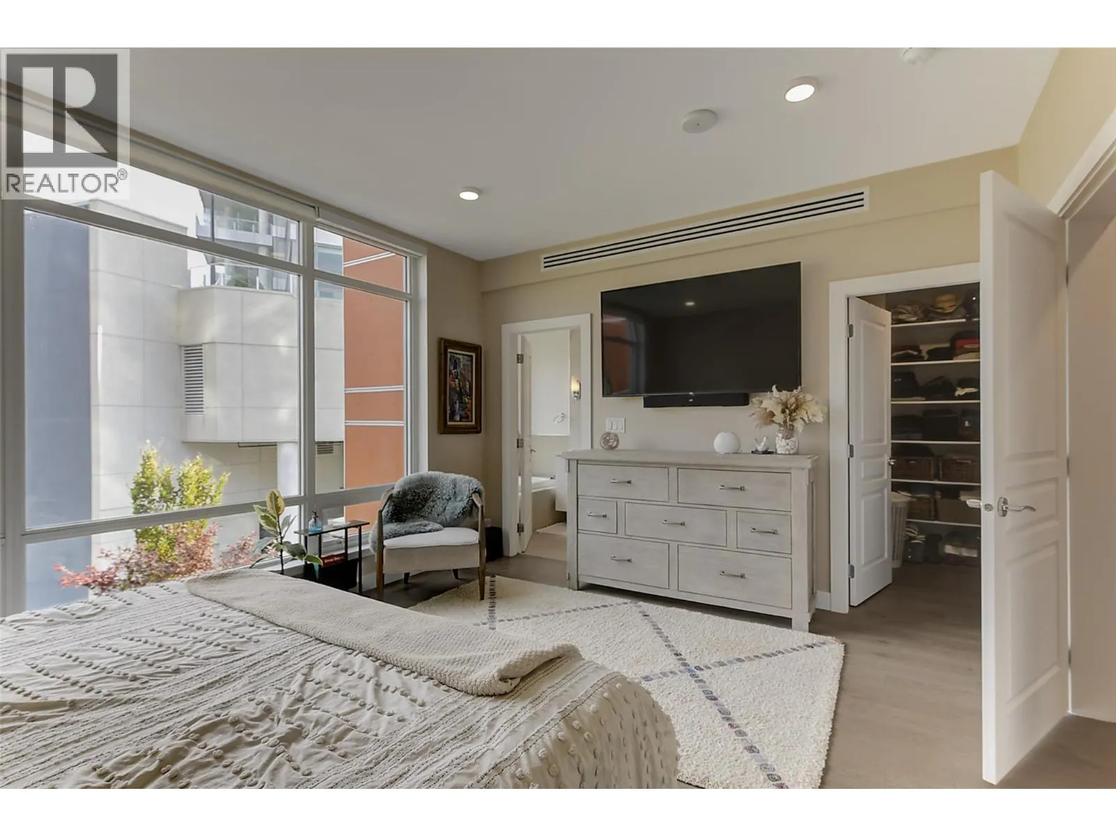 1151 Sunset Drive Unit# 105