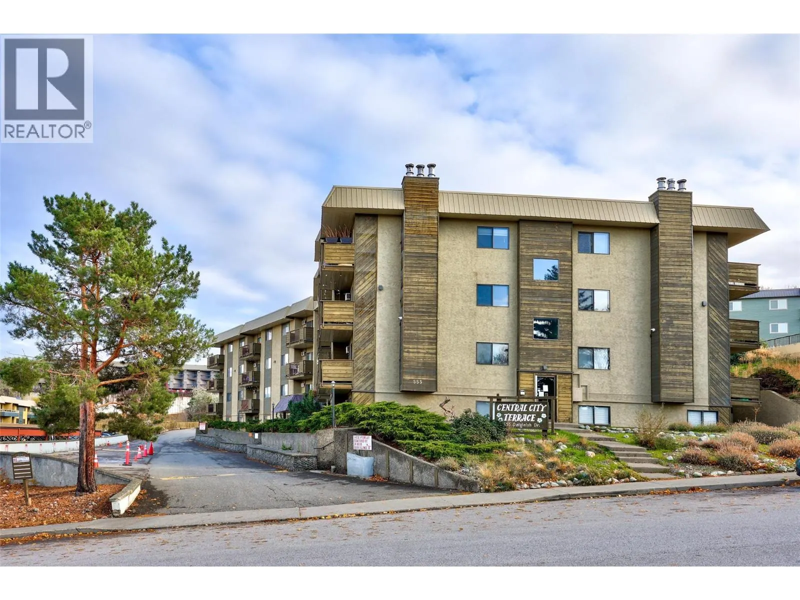 555 Dalgleish Drive Unit# 411