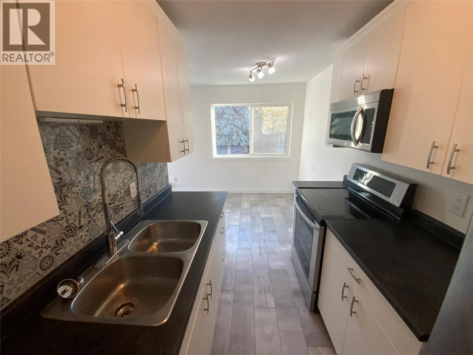 198 Roy Avenue Unit# 207