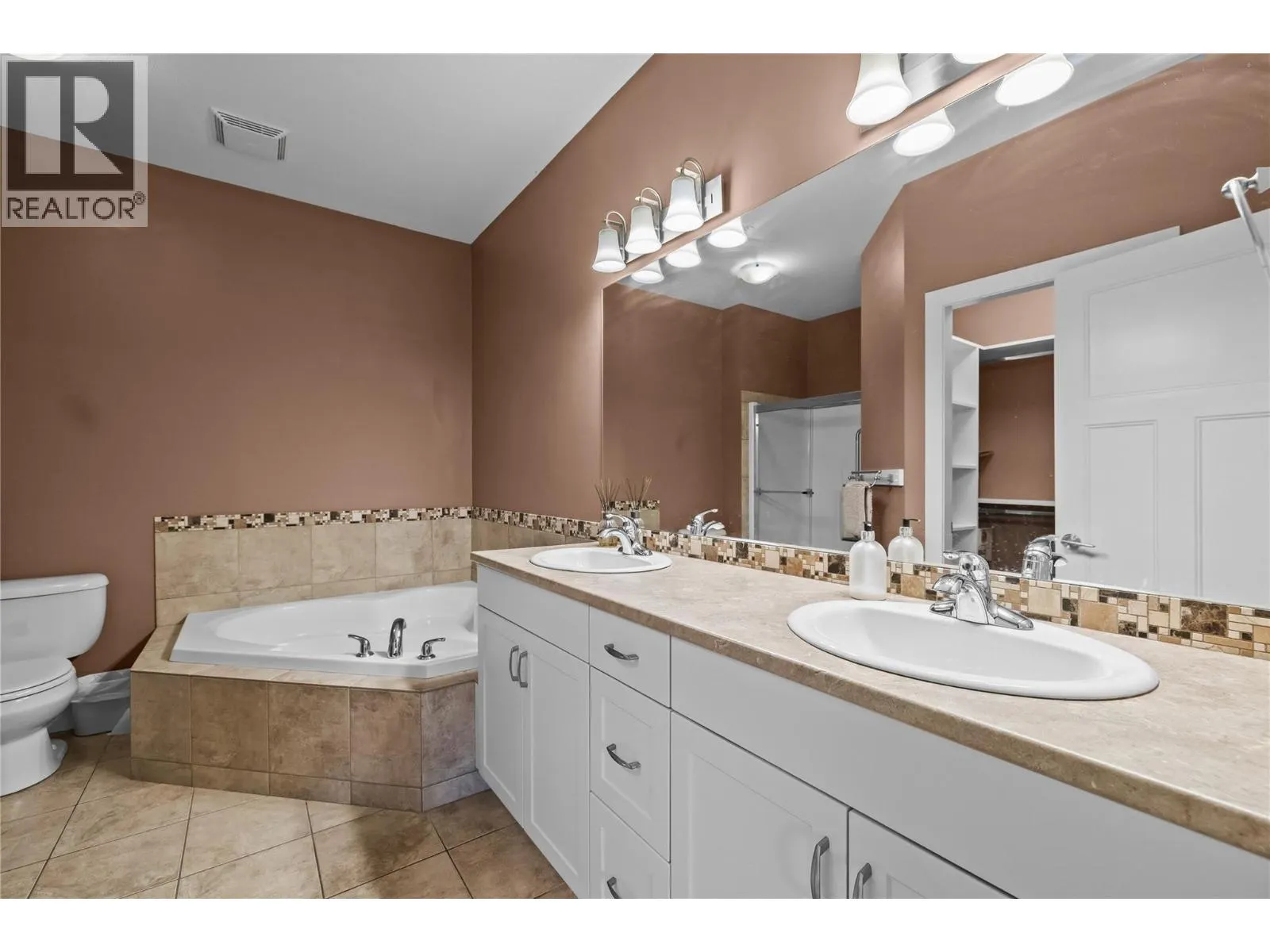2421 Glacier Court Unit# 2