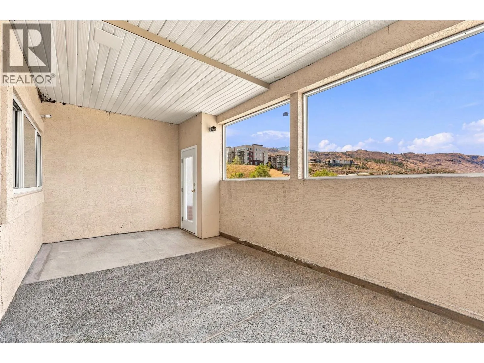 15 HUDSONS BAY Trail Unit# 305