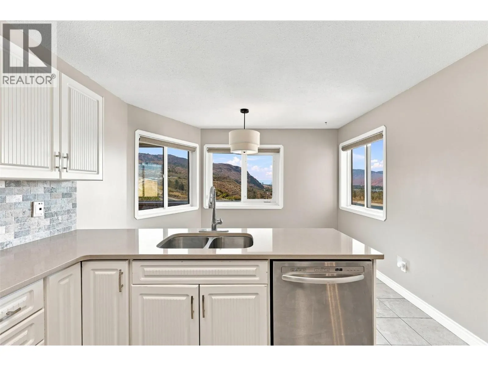15 HUDSONS BAY Trail Unit# 305