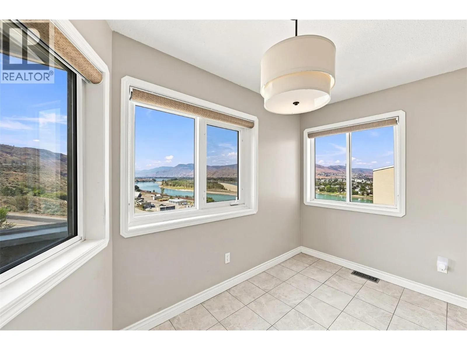 15 HUDSONS BAY Trail Unit# 305