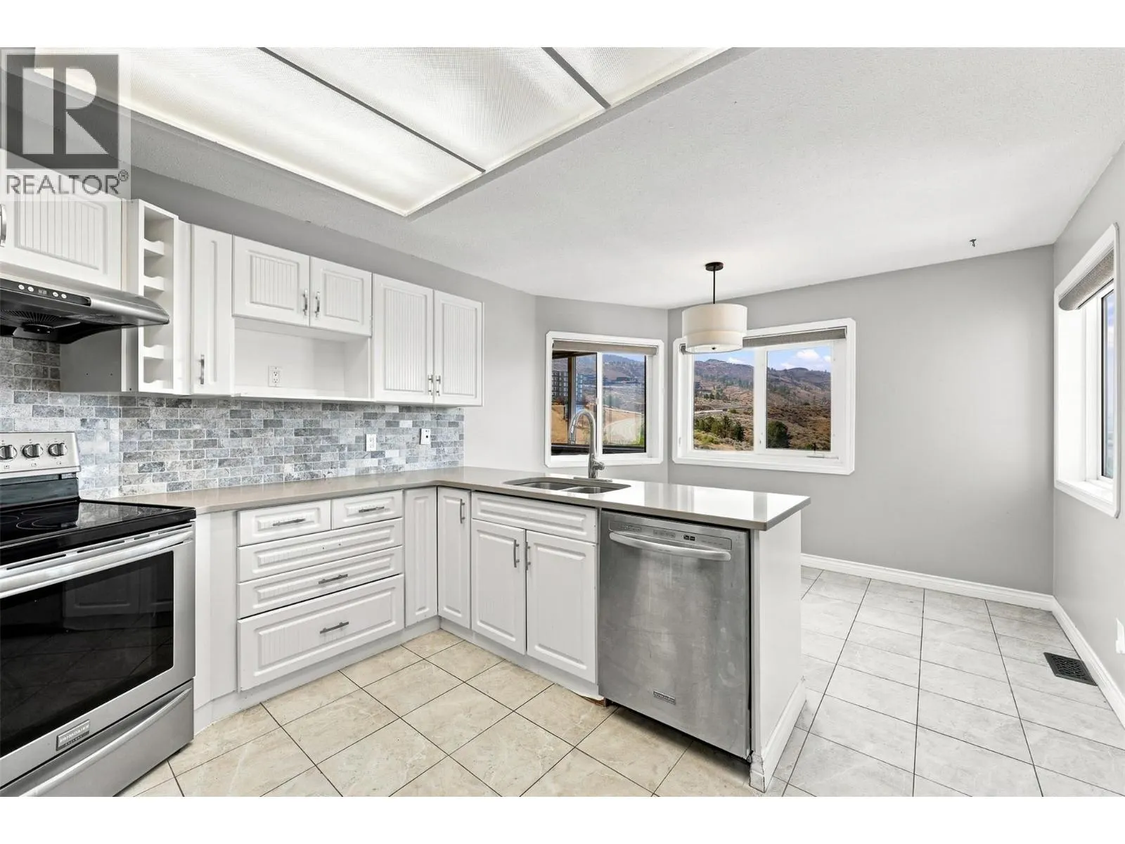 15 HUDSONS BAY Trail Unit# 305