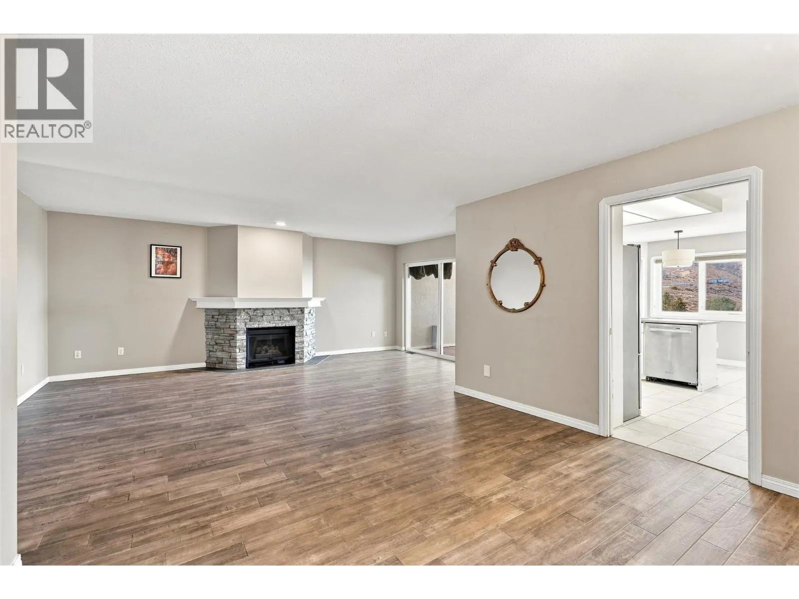 15 HUDSONS BAY Trail Unit# 305