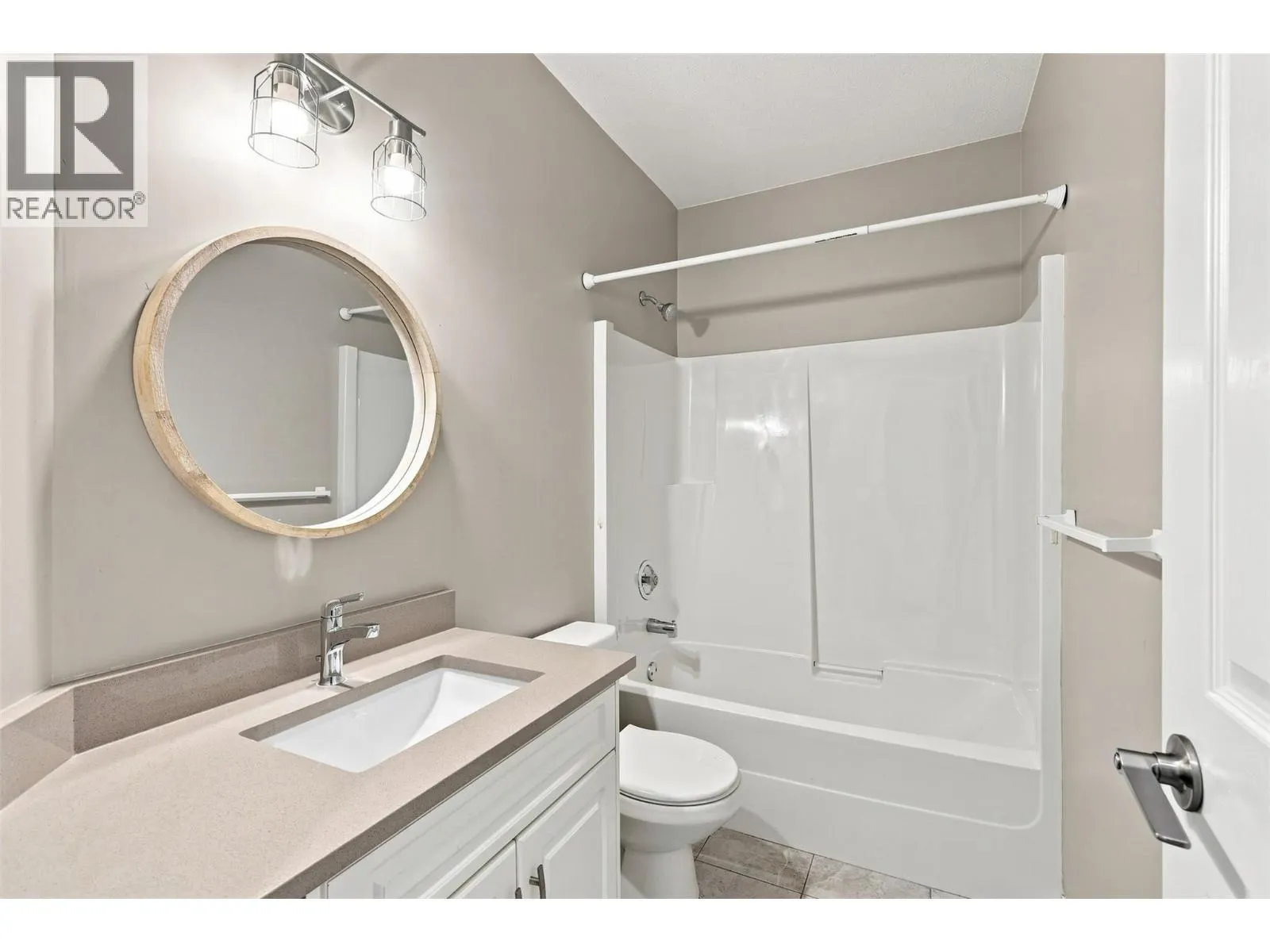 15 HUDSONS BAY Trail Unit# 305