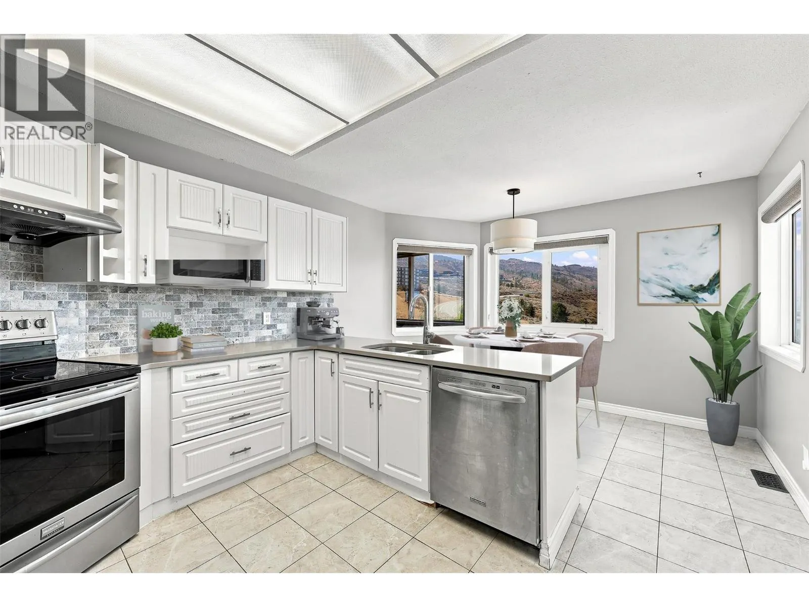 15 HUDSONS BAY Trail Unit# 305